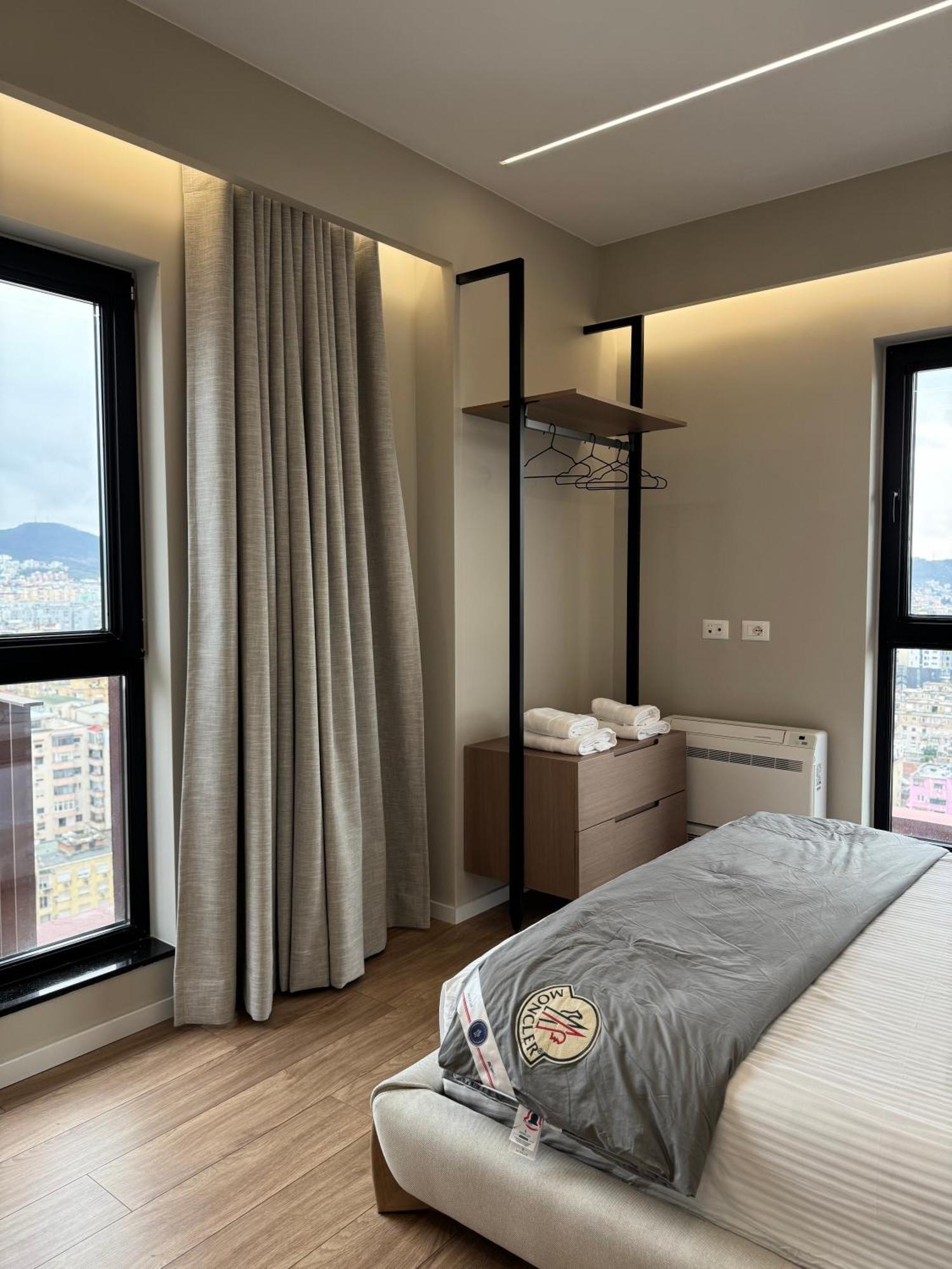 Square Inn Garden Aparthotel Тирана Экстерьер фото