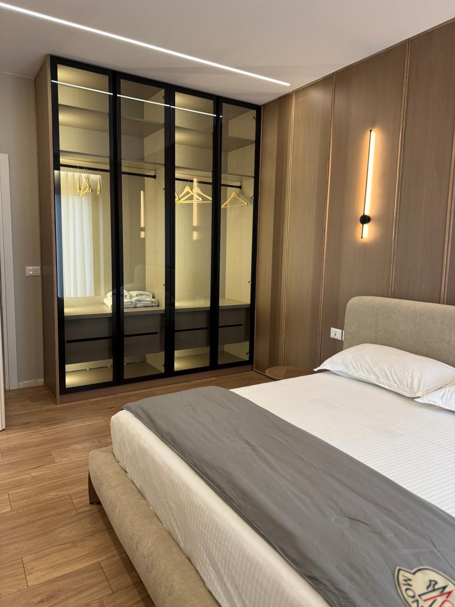 Square Inn Garden Aparthotel Тирана Экстерьер фото
