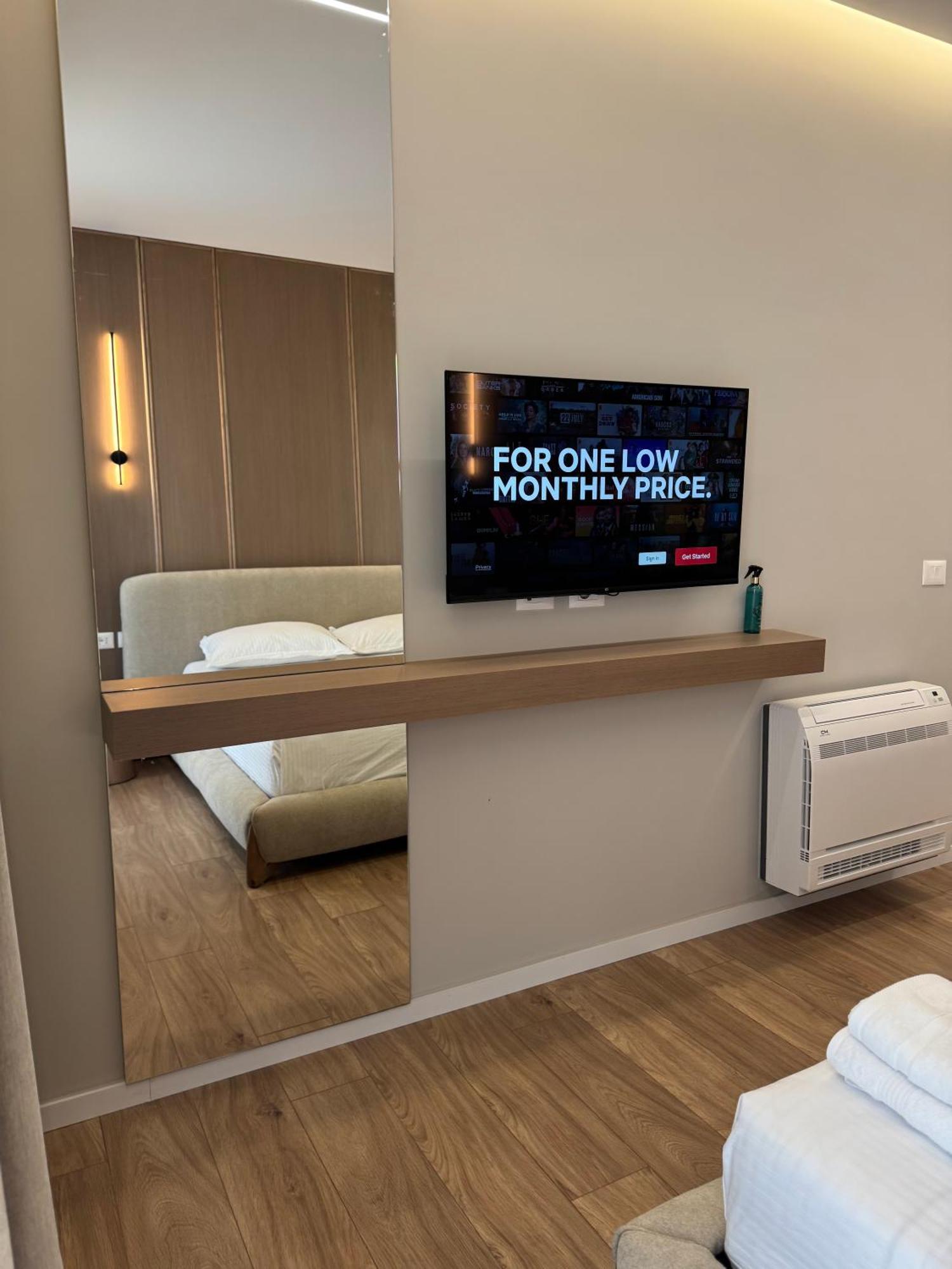 Square Inn Garden Aparthotel Тирана Экстерьер фото